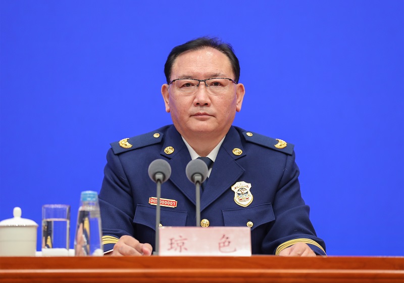 插的幼女好多水视频应急部党组成员、消防救援局局长琼色出席新闻发布会